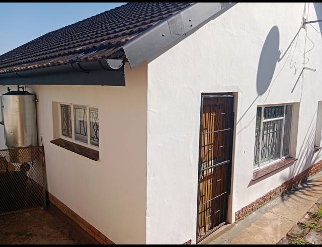 3 BEDROOM FREEHOLD FOR SALE IN RAISETHORPE